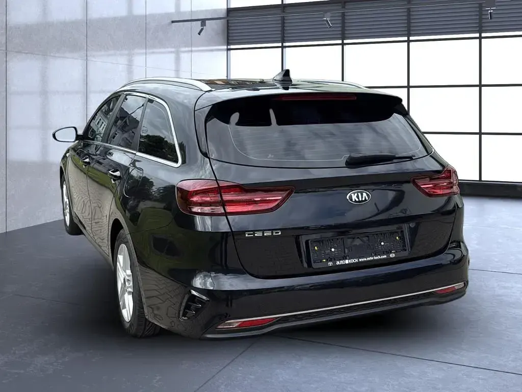 Gebraucht Kia Ceed 140 PS (102 kW) 2019 Schwarz Kleinwagen
