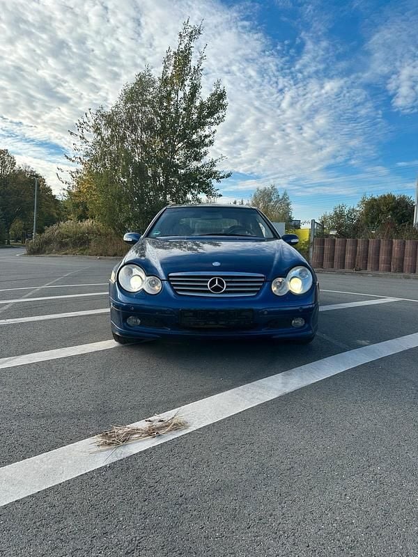 Gebraucht Mercedes C230 192 PS (141 kW) 2002 Blau Coupé