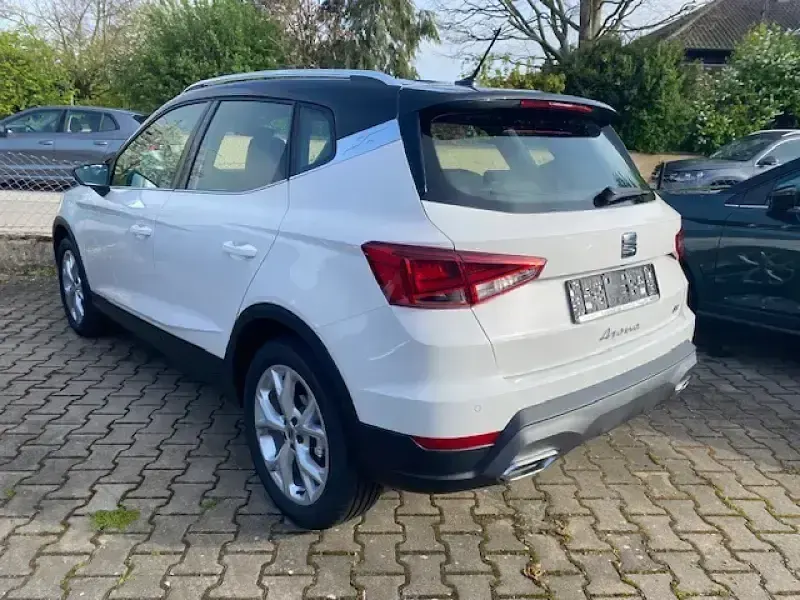 Gebraucht Seat Arona FR 150 PS (110 kW) 2024 Weiß SUV