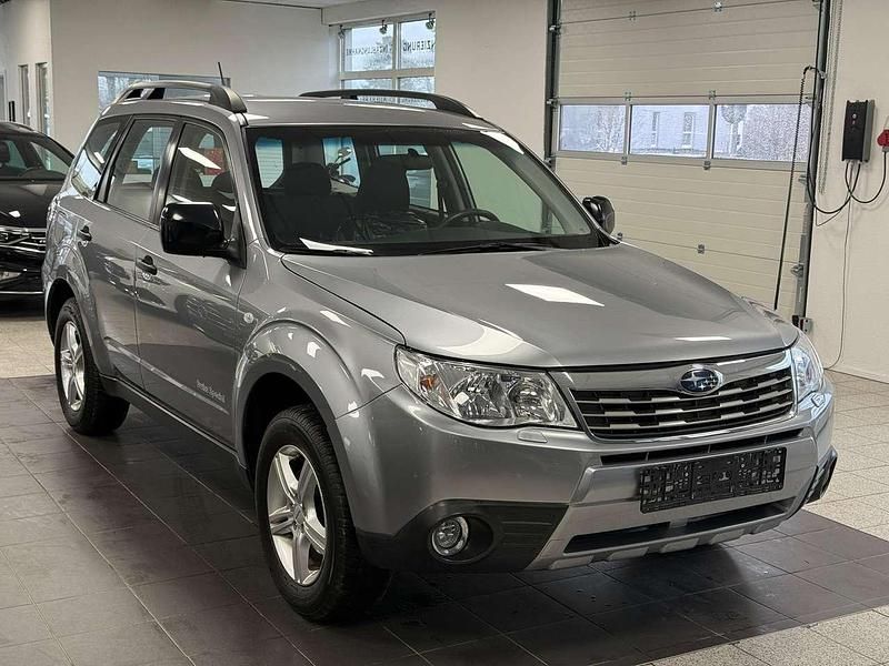 Gebraucht Subaru Forester Trend 150 PS (110 kW) 2010 Silber SUV