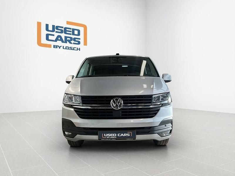 Gebraucht VW Caravelle Trendline 150 PS (110 kW) 2024 Grau Van