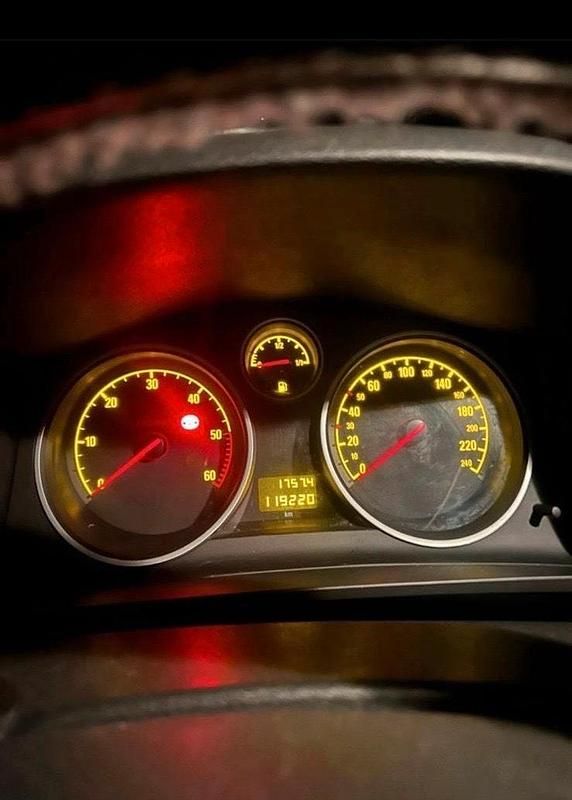 Gebraucht Opel Zafira 140 PS (102 kW) 2011 Grau Van / Kleinbus