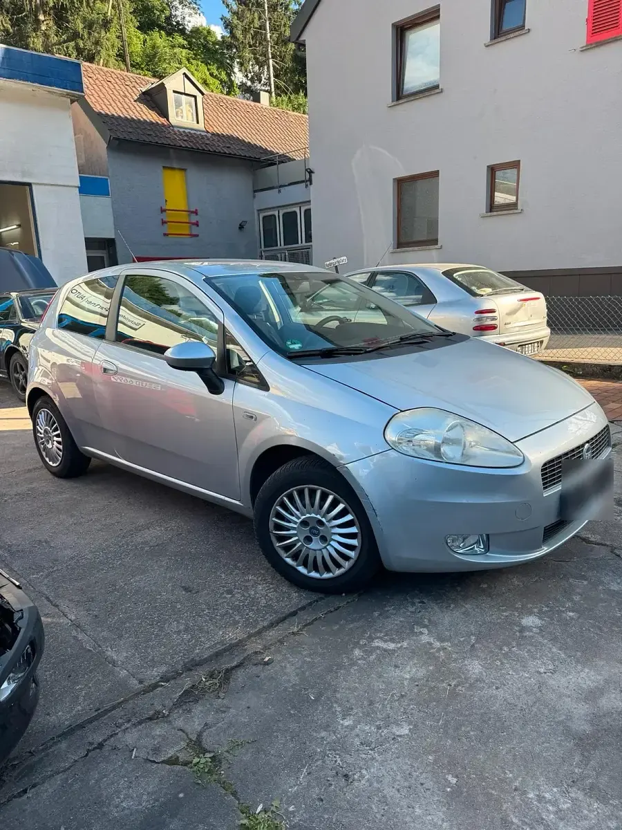 Gebraucht Fiat Grande Punto 77 PS (56 kW) 2005 Blau Kleinwagen