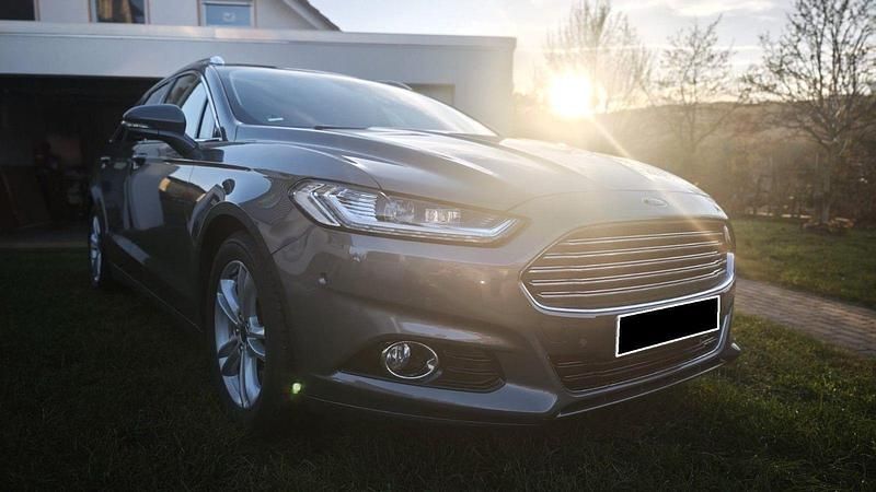 Braun Gebraucht 2015 Ford Mondeo Titanium Kombi | 16.990 € (Teuer) - Bild 1/4