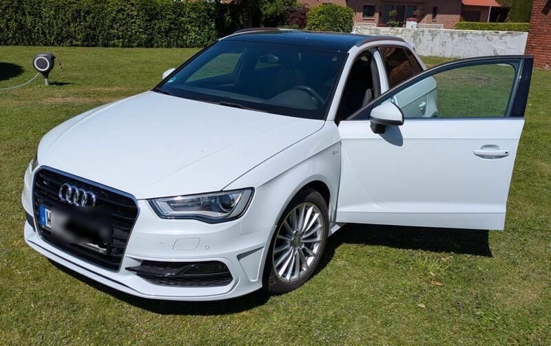Weiß Gebraucht 2014 Audi A3 Sportback Ambition Limousine | 11.900 € (Guter Preis) - Bild 1/4