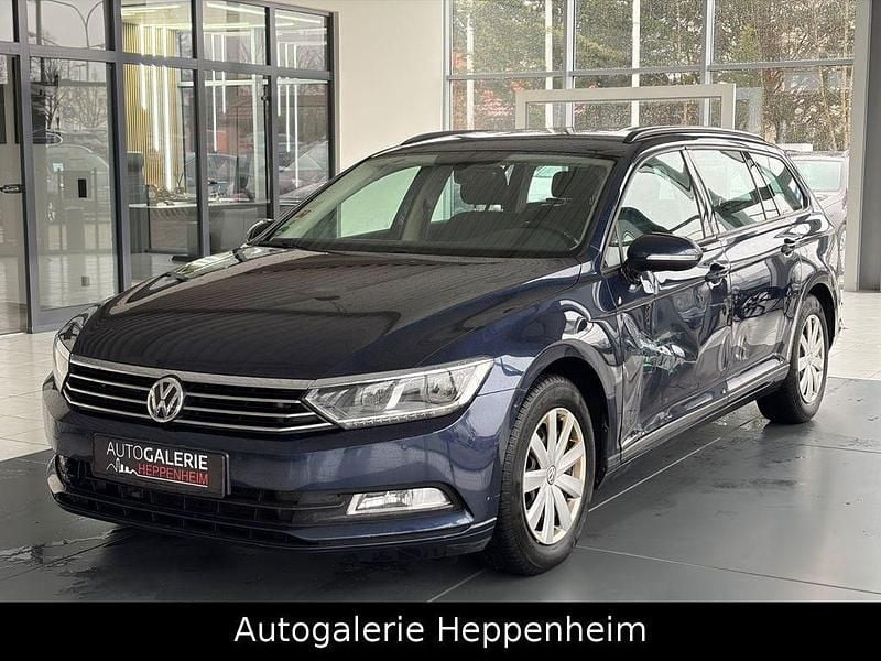 Gebraucht VW Passat Trendline 150 PS (110 kW) 2016 Blau Kombi
