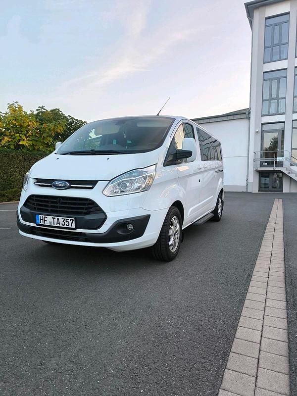 Weiß Gebraucht 2014 Ford Tourneo Custom Van | 15.000 € (Fairer Preis) - Bild 1/4