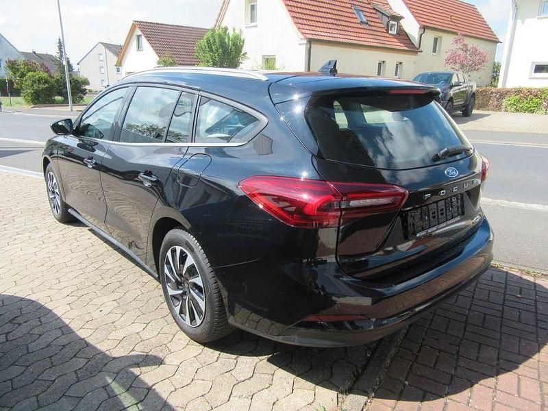 Gebraucht Ford Focus Titanium 125 PS (91 kW) 2023 Schwarz Limousine