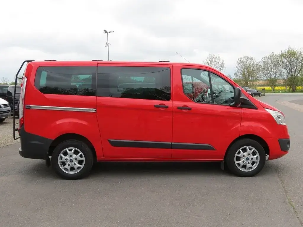 Gebraucht Ford 300 Trend 125 PS (91 kW) 2014 Rot SUV
