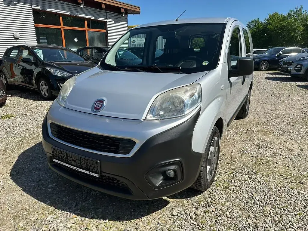 Gebraucht Fiat Fiorino 80 PS (58 kW) 2016 Silber Van / Kleinbus