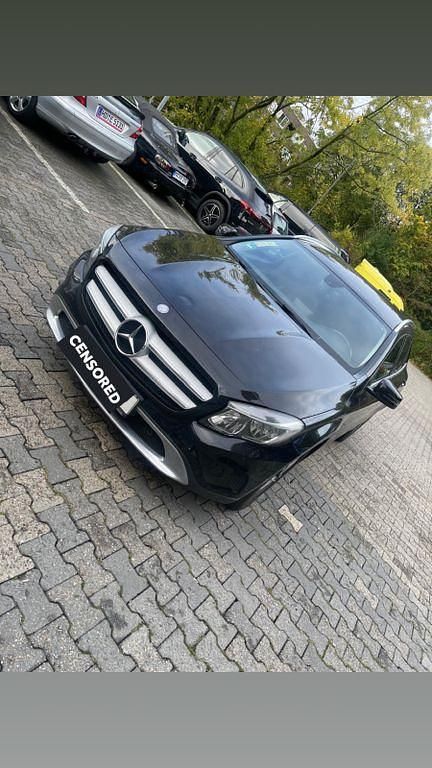 Schwarz Gebraucht 2015 Mercedes GLA180 SUV | 9.500 € (Fairer Preis) - Bild 1/4