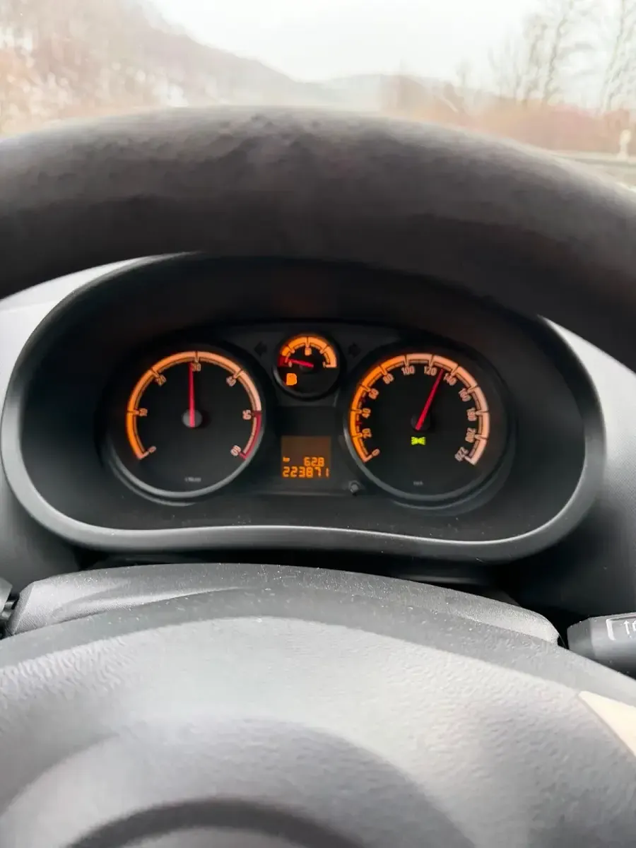 Gebraucht Opel Corsa 100 PS (73 kW) 2009 Silber Kleinwagen