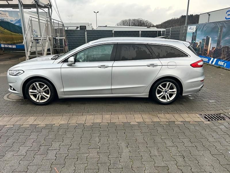 Gebraucht Ford Mondeo 180 PS (132 kW) 2015 Grau Kombi