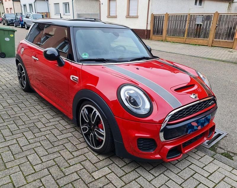 Second-hand Mini John Cooper Works 231 CP (169 kW) 2016 Roșu Hatchback