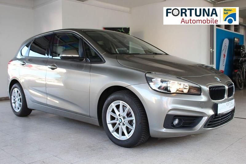 Silber Gebraucht 2016 BMW 218 Active Tourer Sport Line Van / Kleinbus | 14.980 € (Fairer Preis) - Bild 1/4