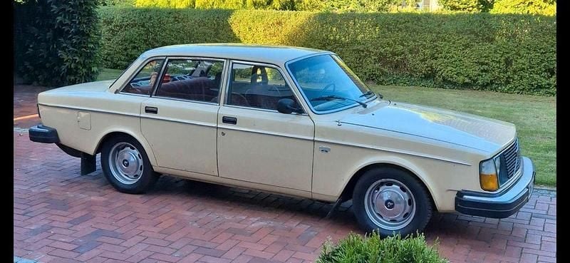 Gebraucht Volvo 244 101 PS (74 kW) 1977 Beige Limousine