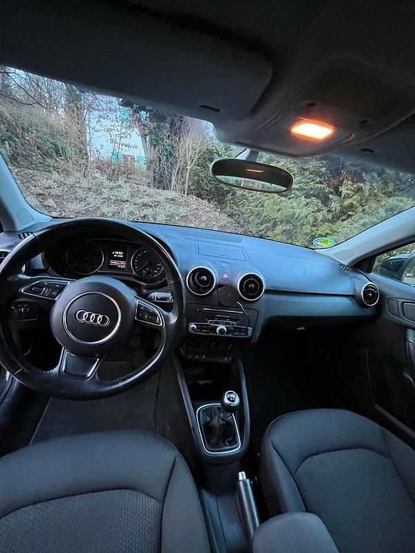Gebraucht Audi A1 Sportback 90 PS (66 kW) 2015 Schwarz Kleinwagen