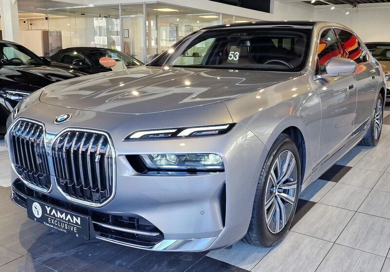 Grau Gebraucht 2023 BMW i7 Performance Limousine | 78.950 € (Superpreis) - Bild 1/4
