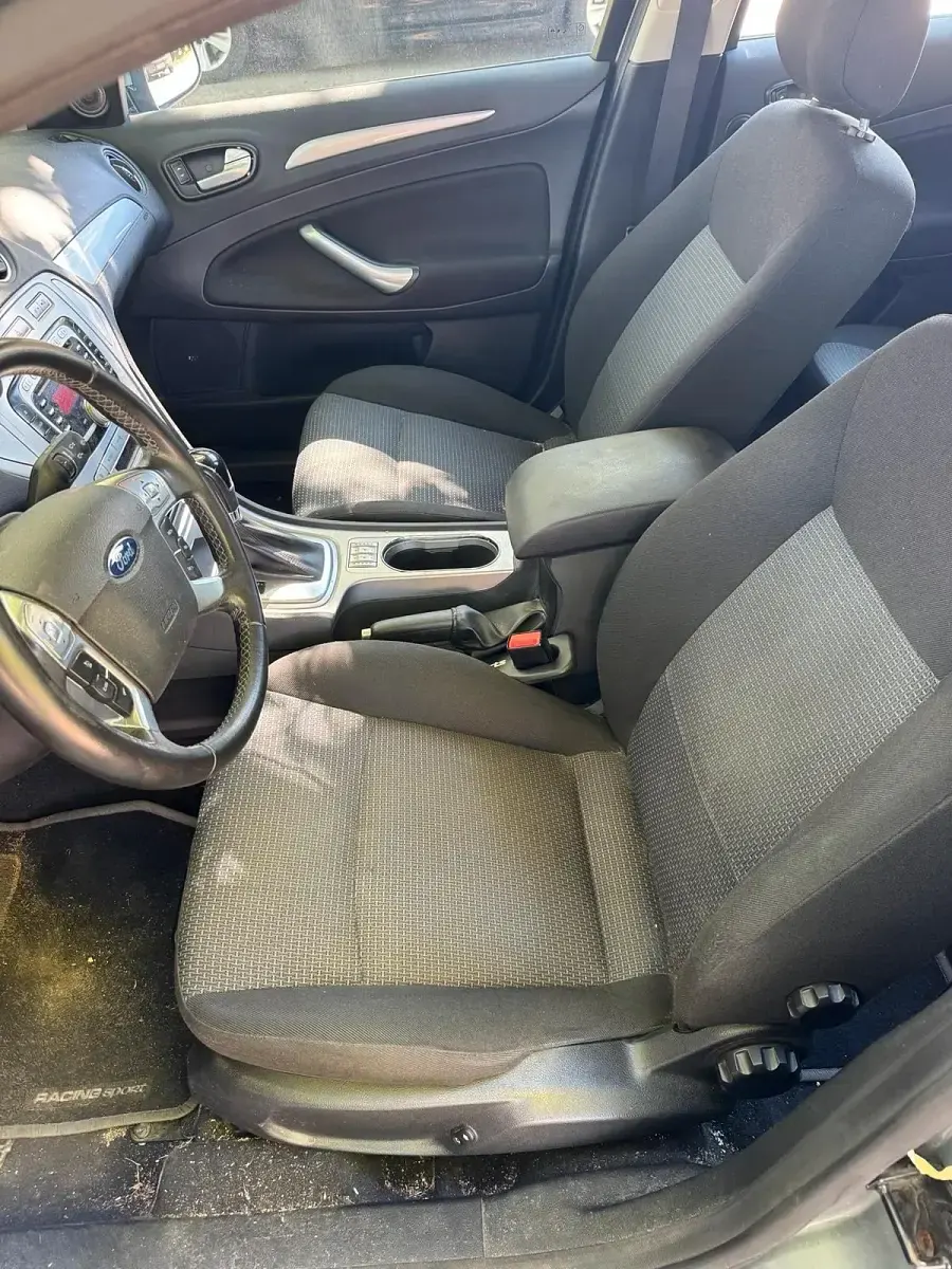 Gebraucht Ford Mondeo 140 PS (102 kW) 2008 Silber Limousine