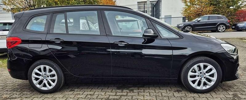Gebraucht BMW 218 150 PS (110 kW) 2021 Schwarz ii/bonnet fluid black Van / Kleinbus