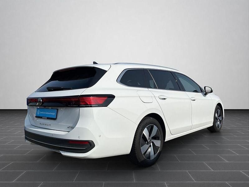 Gebraucht VW Passat Business 150 PS (110 kW) 2024 Pure white Limousine