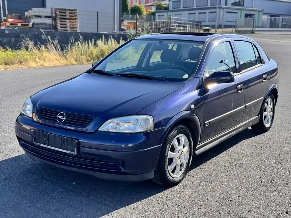 Gebraucht Opel Astra 75 PS (55 kW) 1999 Blau Limousine