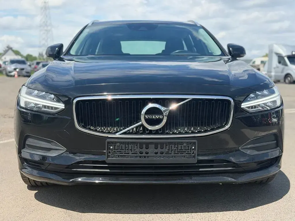 Gebraucht Volvo V90 Momentum 190 PS (139 kW) 2019 Schwarz Kombi