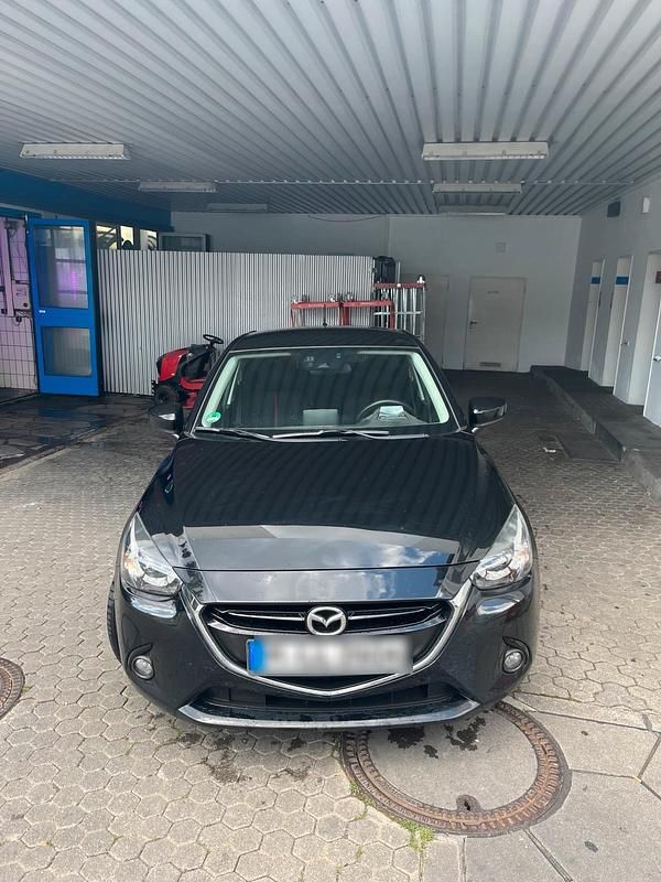 Gebraucht Mazda 2 90 PS (66 kW) 2015 Schwarz Kleinwagen