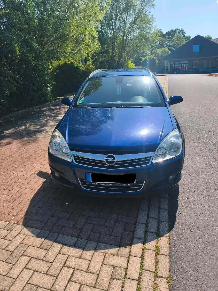 Gebraucht Opel Astra 110 PS (80 kW) 2008 Blau Kombi