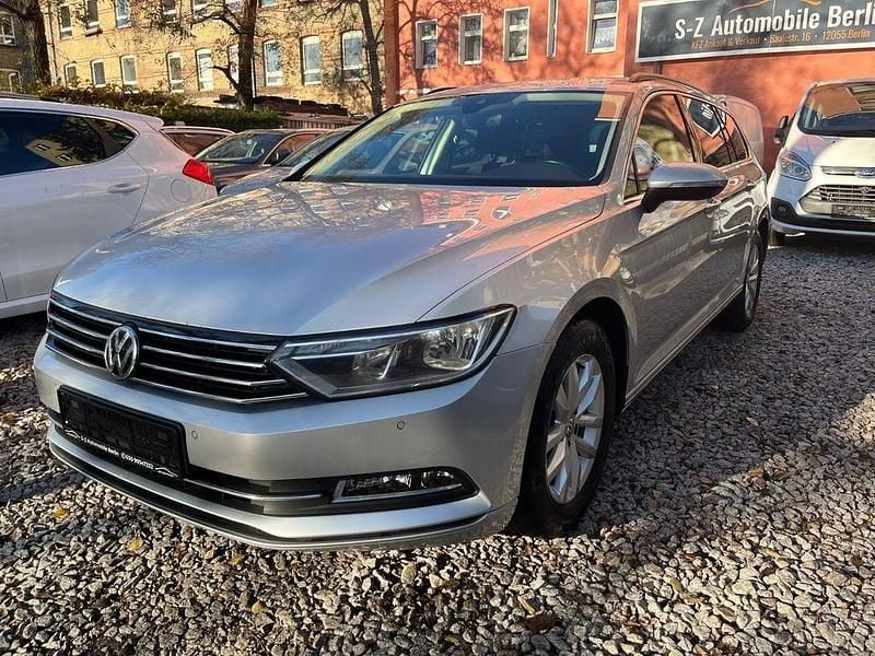 Silber Gebraucht 2019 VW Passat Comfortline Kombi | 12.600 € (Guter Preis) - Bild 1/4