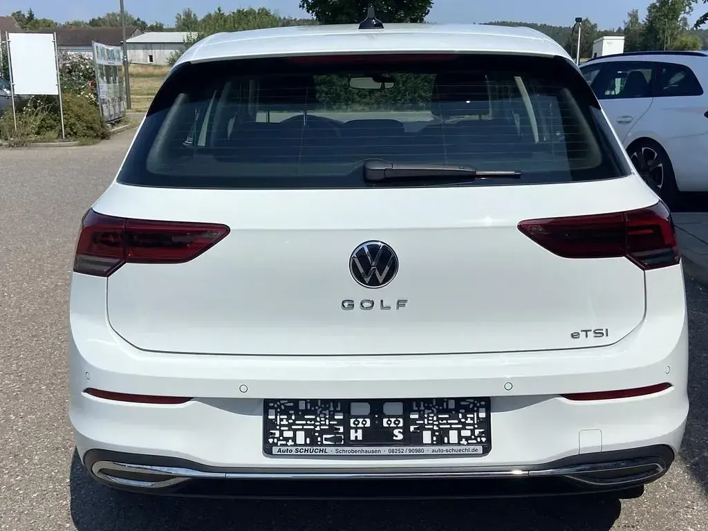 Gebraucht VW Golf VIII Style 131 PS (96 kW) 2024 Weiß Limousine