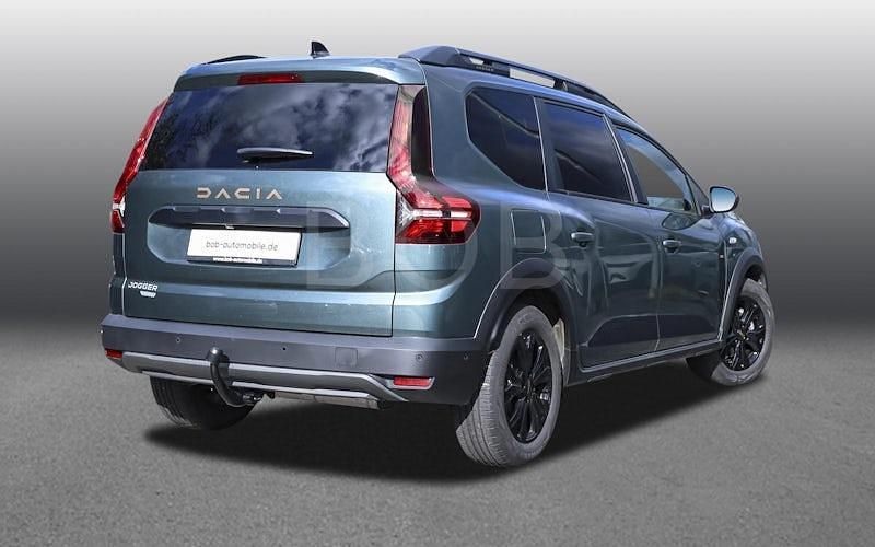 Gebraucht Dacia Jogger Extreme 141 PS (103 kW) 2023 Zedergrün (grün) Van / Kleinbus