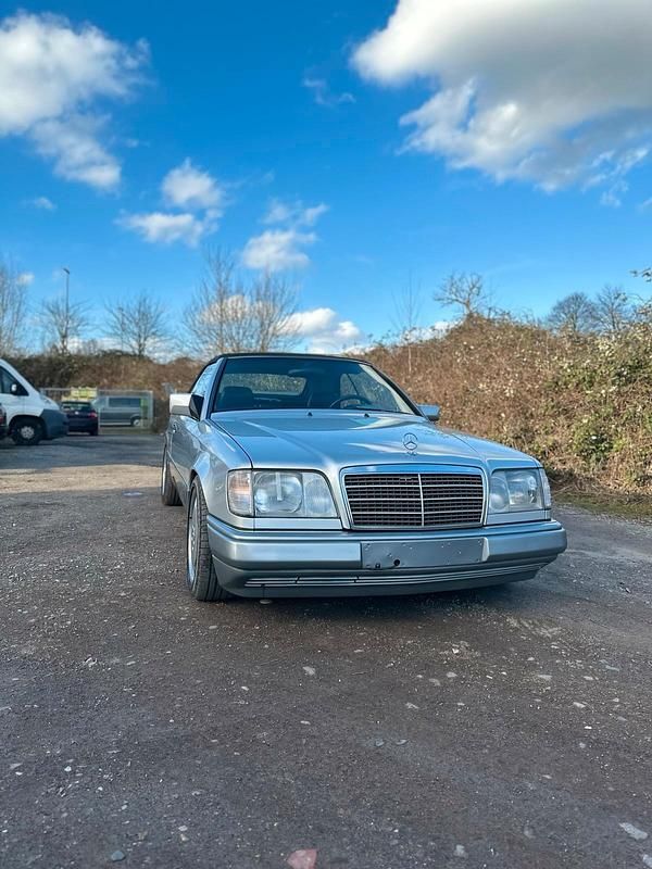 Gebraucht Mercedes E320 AMG 220 PS (161 kW) 1994 Silber Cabrio