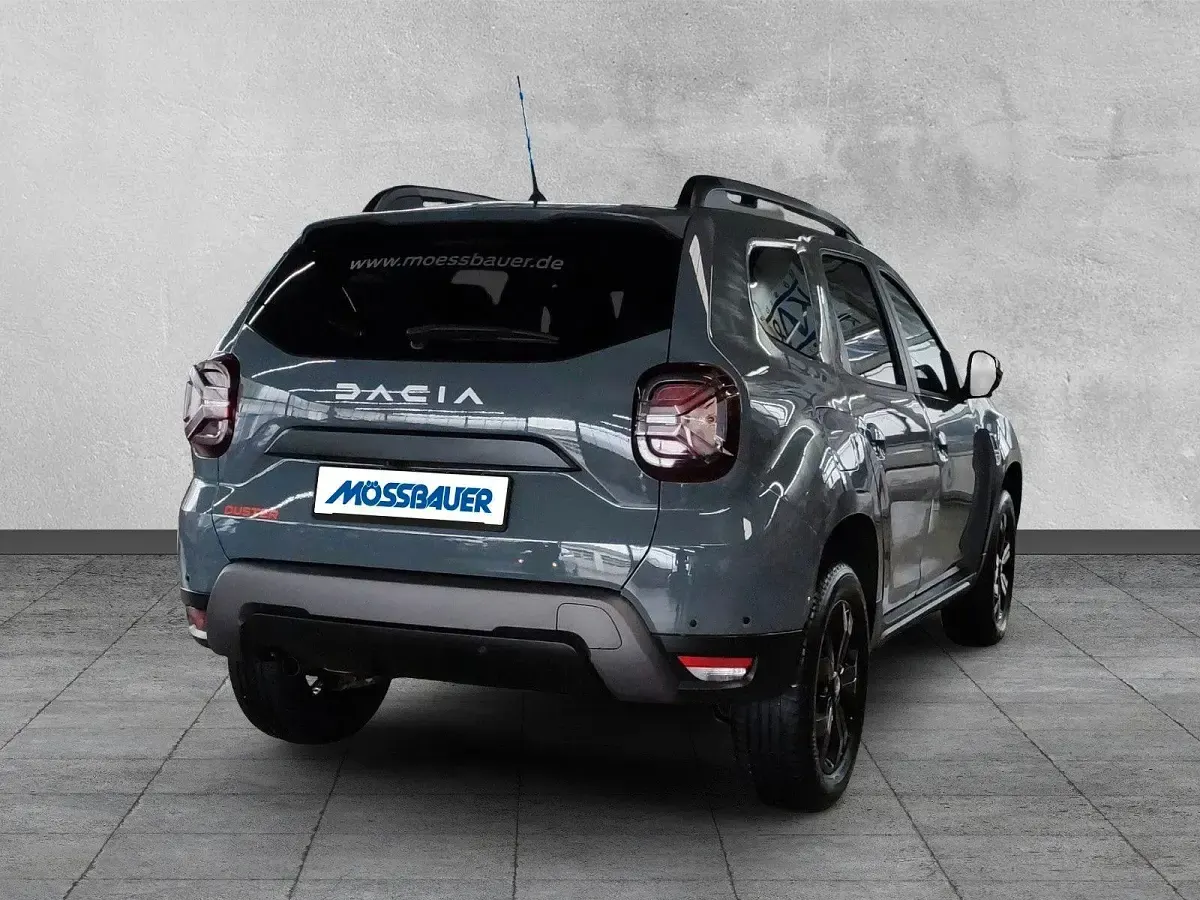 Second-hand Dacia Duster Extreme 150 CP (110 kW) 2023 Gri SUV