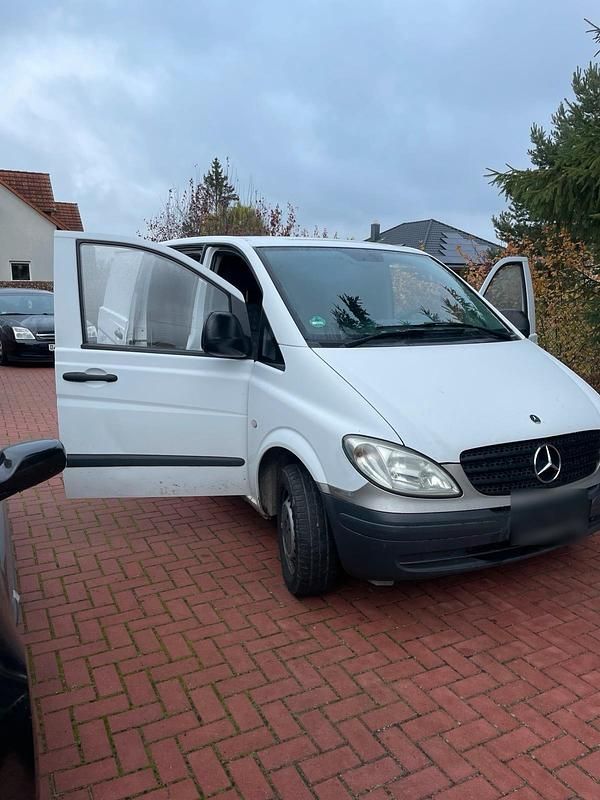 Weiß Gebraucht 2007 Mercedes Vito Van / Kleinbus | 3.499 € - Bild 1/4
