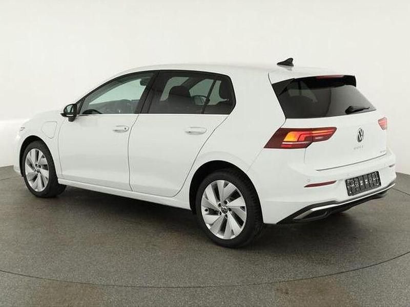 Neu VW Golf VIII Edition 204 PS (150 kW) 2025 Andere Limousine