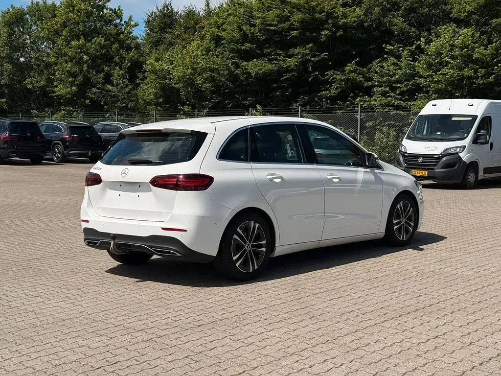 Gebraucht Mercedes B200 150 PS (110 kW) 2025 Weiß Kleinwagen