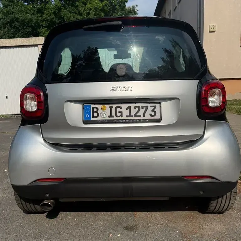 Gebraucht Smart ForFour Passion 71 PS (52 kW) 2015 Silber Kleinwagen