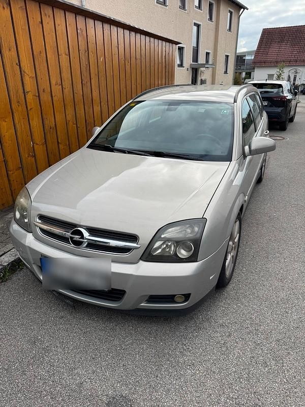 Grau Gebraucht 2004 Opel Vectra Kombi | 1.000 € (Fairer Preis) - Bild 1/4