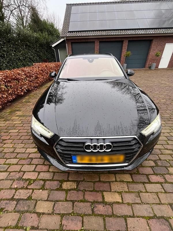 Schwarz Gebraucht 2018 Audi A4 Kombi | 13.500 € (Superpreis) - Bild 1/4