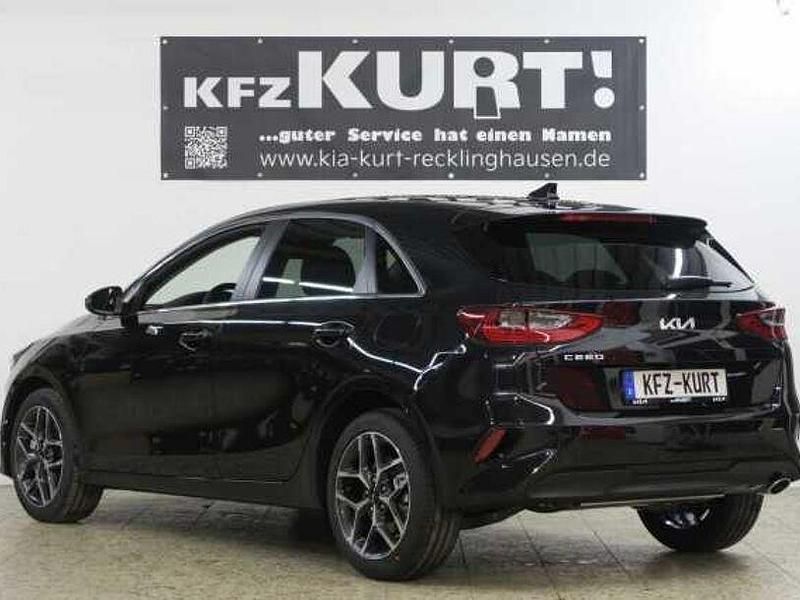 Neu Kia Ceed Style 140 PS (102 kW) 2026 Schwarz Kleinwagen