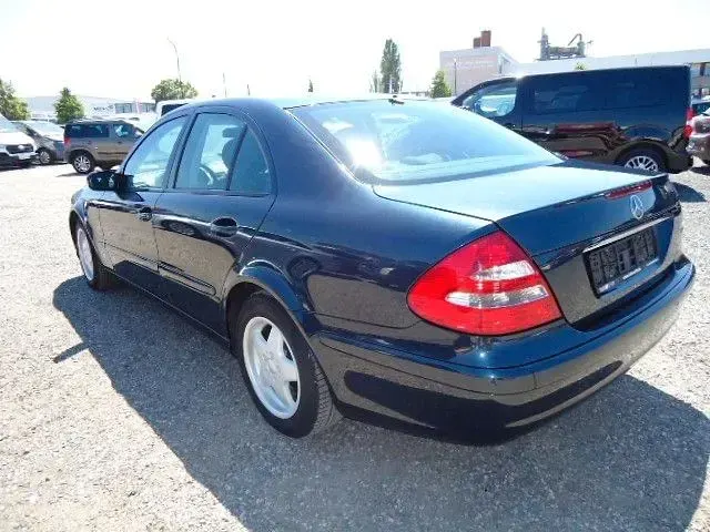 Gebraucht Mercedes E220 150 PS (110 kW) 2005 Schwarz Limousine