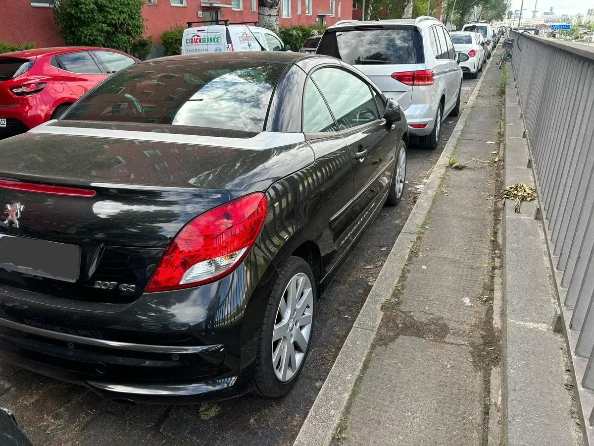 Gebraucht Peugeot 207 CC 120 PS (88 kW) 2010 Schwarz Cabrio