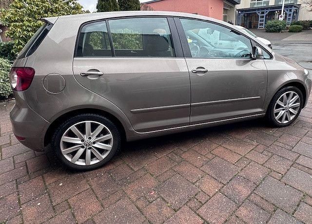 Gebraucht VW Golf Plus Cross Highline 122 PS (89 kW) 2009 Gold Van / Kleinbus