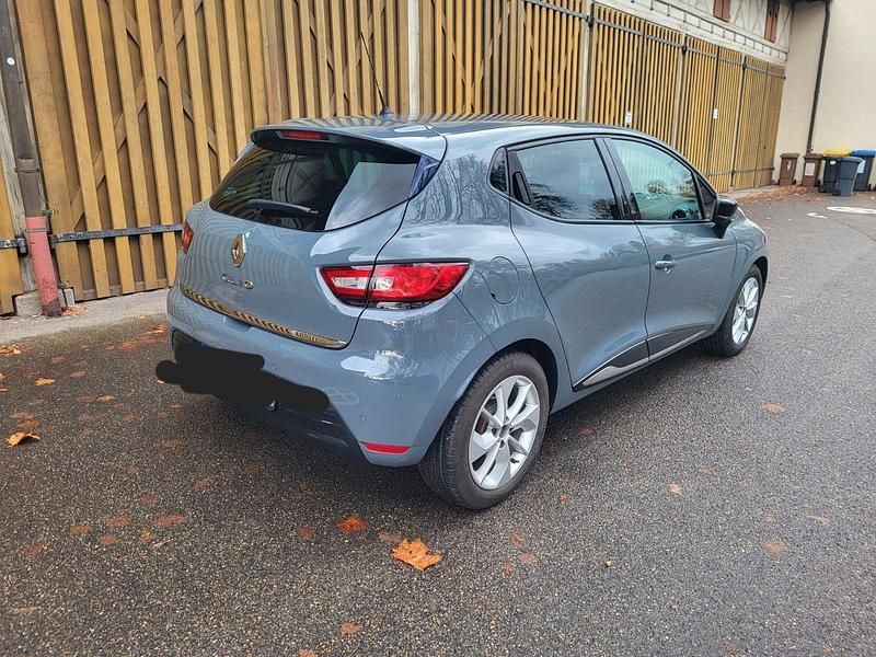 Gebraucht Renault Clio IV LIMITED 73 PS (53 kW) 2018 Grau Kleinwagen