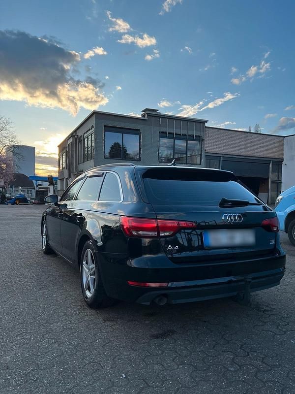 Gebraucht Audi A4 150 PS (110 kW) 2018 Schwarz Kombi