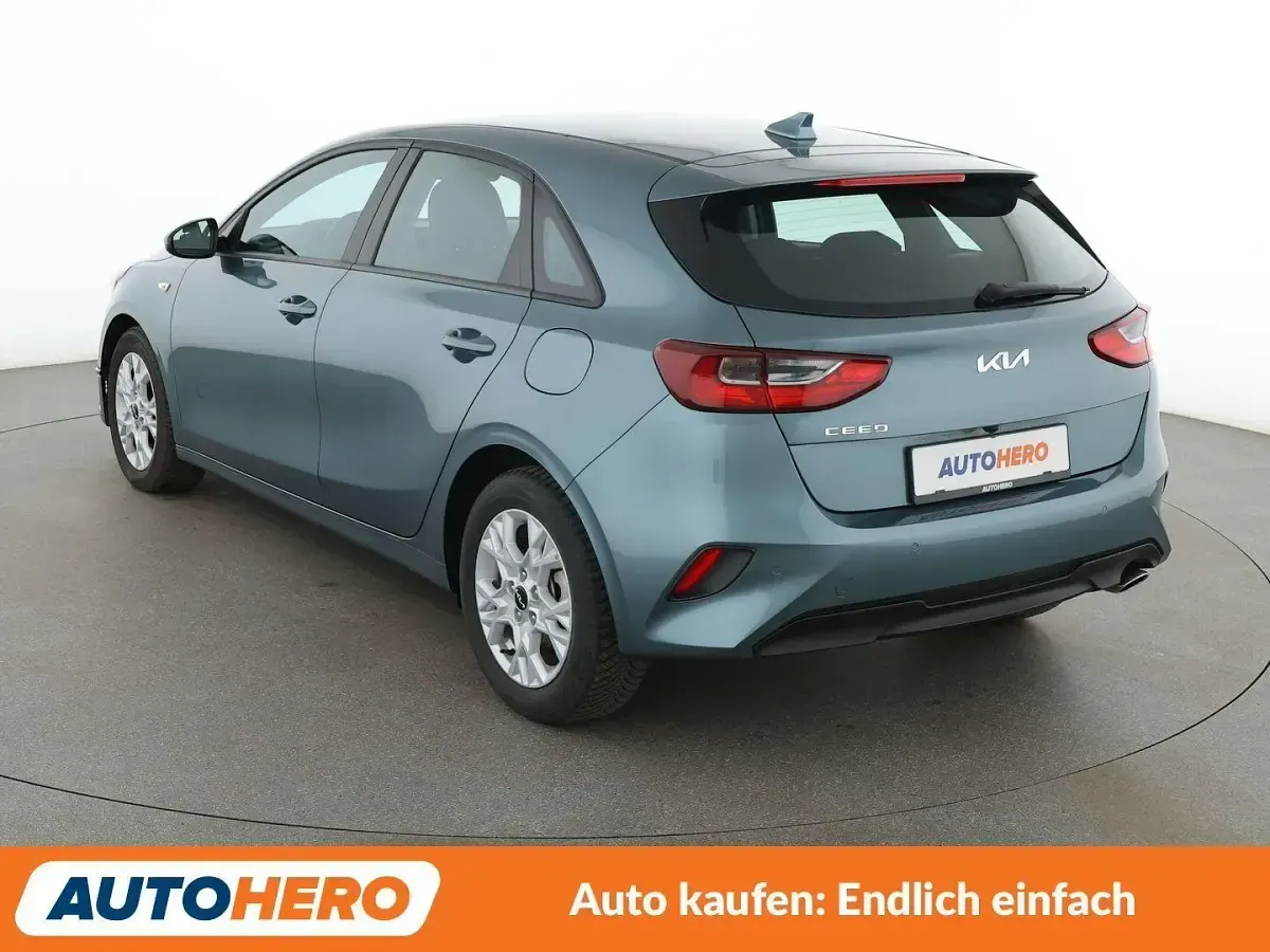 Gebraucht Kia Ceed Edition 7 101 PS (74 kW) 2023 Grau Kleinwagen
