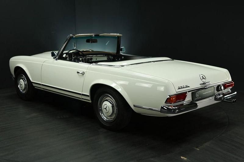 Gebraucht Mercedes 230 150 PS (110 kW) 1967 Weiß Cabrio