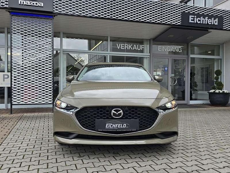 Zircon sand Gebraucht 2025 Mazda 3 Center-Line Limousine | 24.990 € (Superpreis) - Bild 1/4