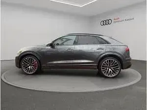 Gebraucht Audi SQ8 Ambiente 507 PS (372 kW) 2024 Grau (daytonagrau perleffekt) SUV
